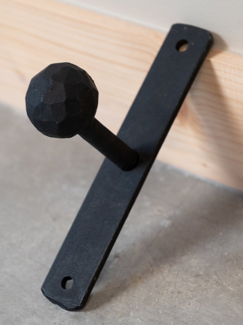 Gancho de parede em forma de bola em metal bruto Preto - Kiabi