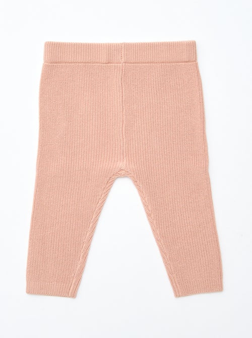 GIFTBOX body + calças + meias + gorro + babete - Kiabi