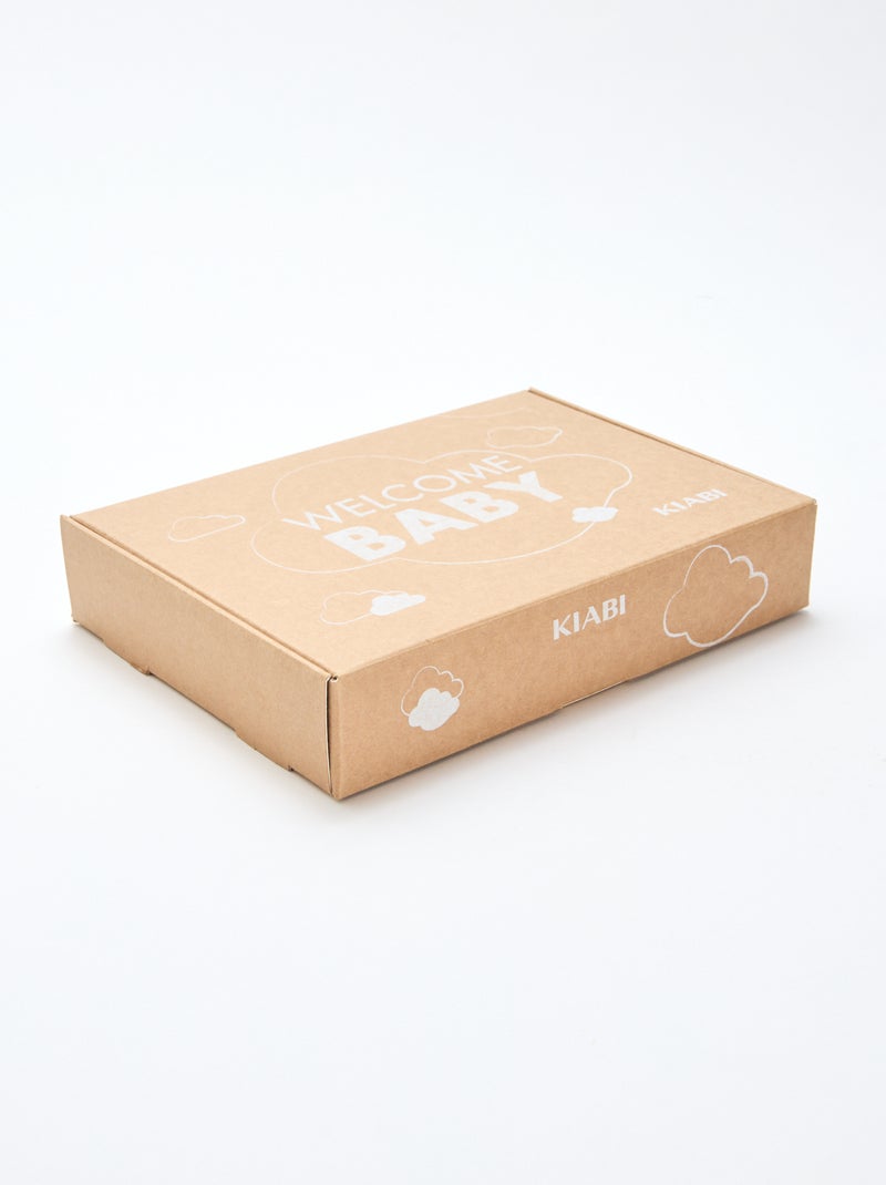 GIFTBOX Fato + meias + fralda + babetes Branco - Kiabi
