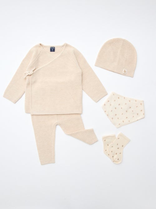 GIFTBOX soutien + calças + meias + gorro + babete - Kiabi