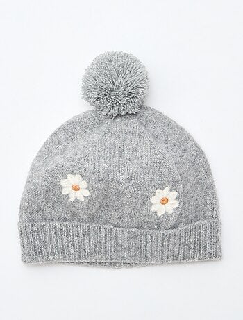 Gorro bordado em algodão