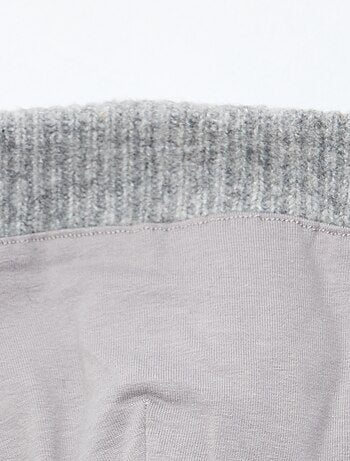 Gorro bordado em algodão