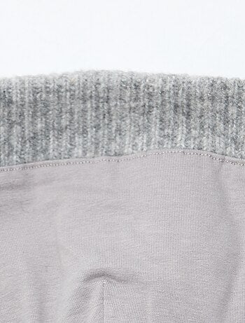 Gorro bordado em algodão