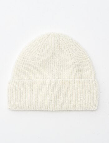 Gorro canelado com dobra