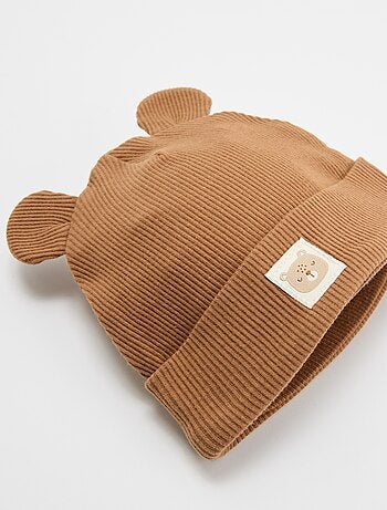 Gorro canelado com orelhas