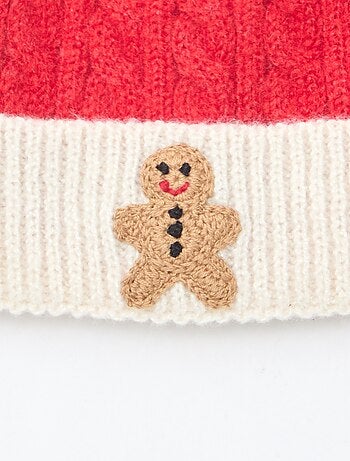 Gorro canelado e torcido com pompom
