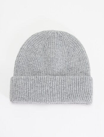 Gorro com dobra