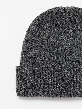 Gorro com dobra