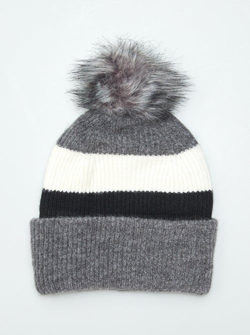 Gorro com pompom tricolor - Kiabi