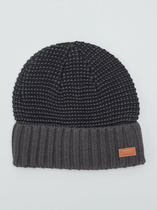 Gorro em malha de tricô com pompom - Kiabi