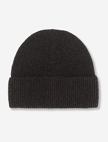 Gorro liso com dobra