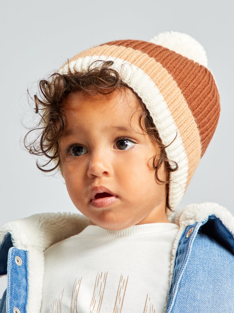 Gorro tricolor com pompom CASTANHO - Kiabi
