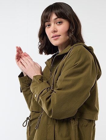 Impermeável com capuz