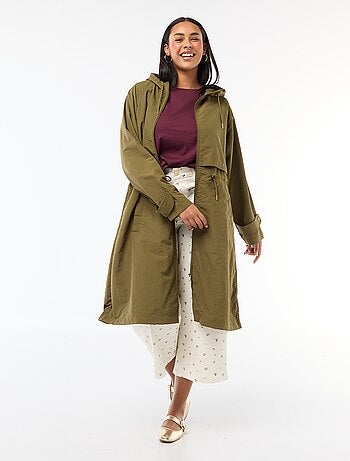 Impermeável com capuz