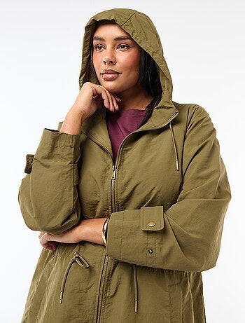 Impermeável com capuz