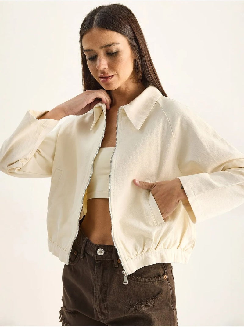 Jaqueta bomber cropped em popelina de algodão lucci Creme - Kiabi
