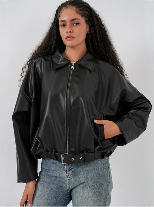 Jaqueta oversized de couro sintético com cinto bdart - Kiabi Jaqueta oversized de couro sintético com cinto bdart - Kiabi