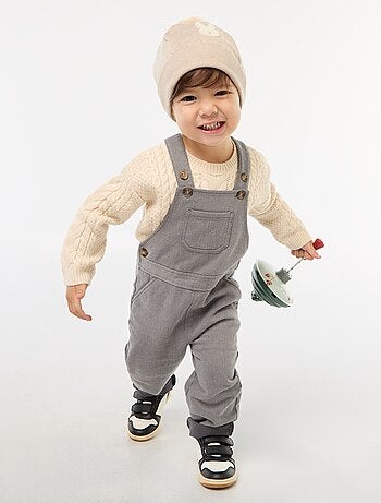 Jardineira comprida em sarja com bolso no peito