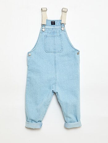 Jardineira de ganga com bolso aplicado