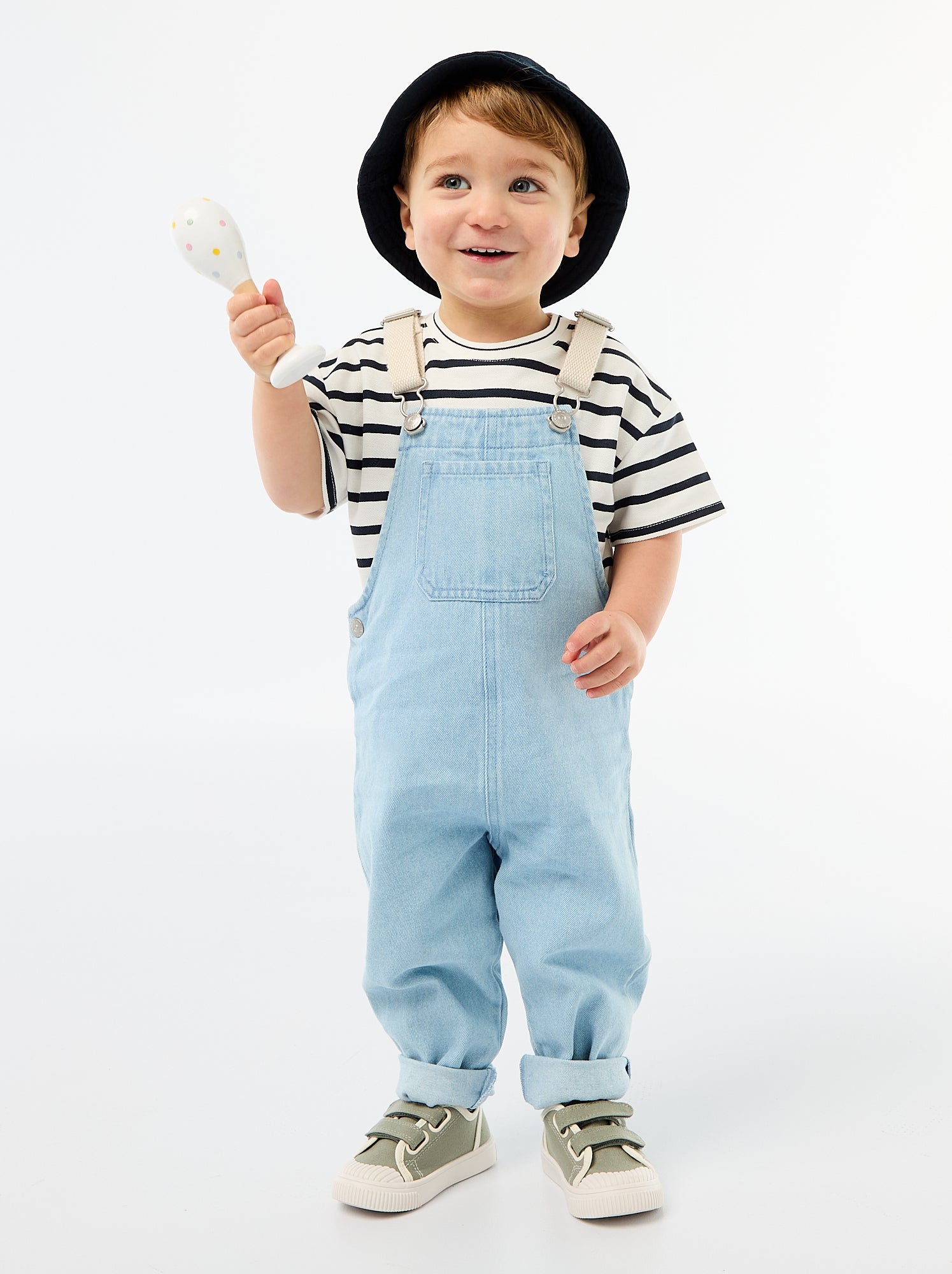 Jardineira de ganga com bolso aplicado