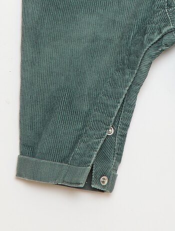 Jardineira de veludo cotelê