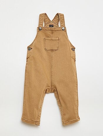 Jardineira lisa com alças ajustáveis