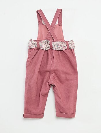 Jardineiras compridas em sarja com cinto em gaze de algodão