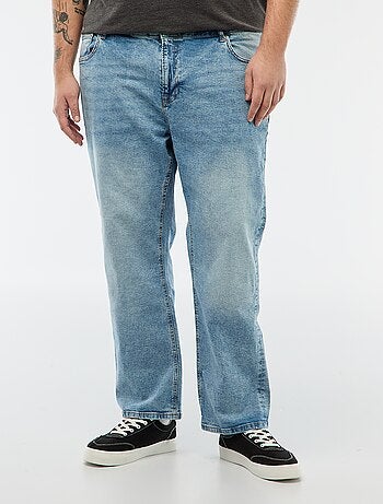 Jean regular / corte reto com 5 bolsos
