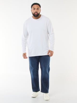 Jean regular / corte reto com 5 bolsos