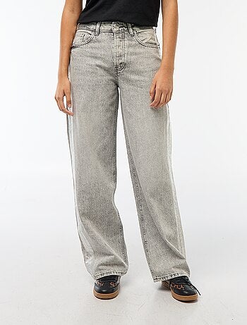 Jeans baggy com faixas prateadas