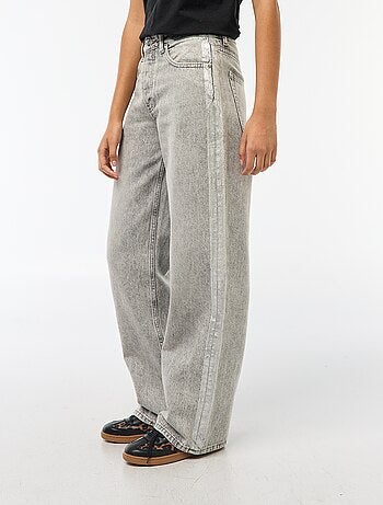 Jeans baggy com faixas prateadas