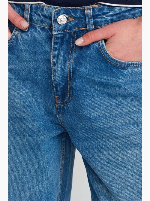 Jeans balloon de cintura subida e perna larga e larga dilvin - Kiabi Jeans balloon de cintura subida e perna larga e larga dilvin - Kiabi