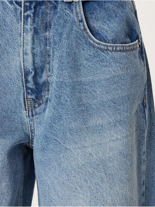 Jeans balloon fit de cintura subida com punho boot cuff istanbul - Kiabi Jeans balloon fit de cintura subida com punho boot cuff istanbul - Kiabi