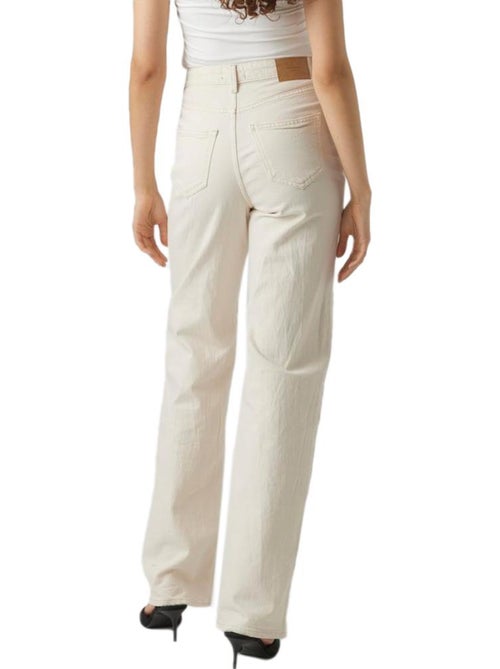 Jeans Brancos Largos Vero Moda Tessa para Mulher - Kiabi Jeans Brancos Largos Vero Moda Tessa para Mulher - Kiabi