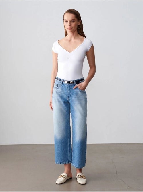 Jeans capri de cintura baixa e perna larga dilvin - Kiabi Jeans capri de cintura baixa e perna larga dilvin - Kiabi