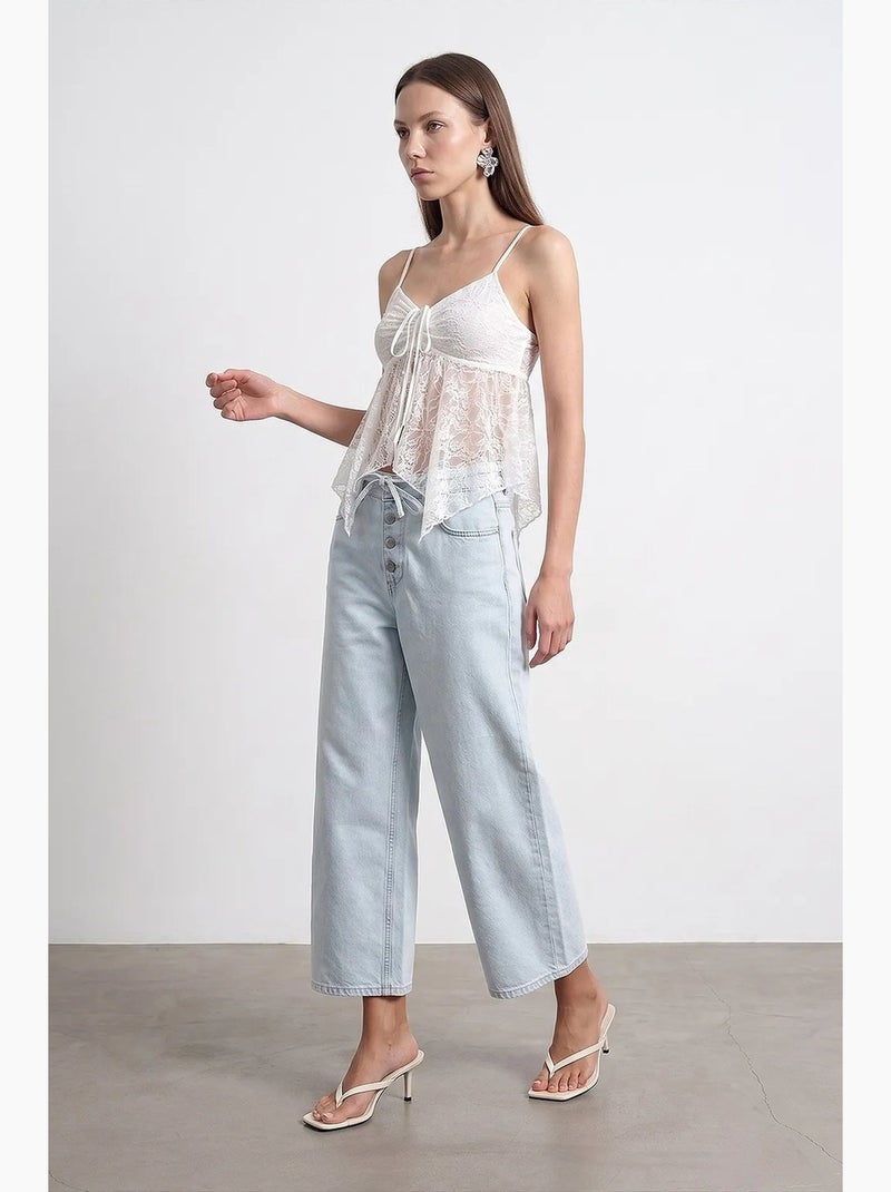 Jeans capri femininos de perna larga e cintura alta com detalhe em renda dilvin Azul claro - Kiabi
