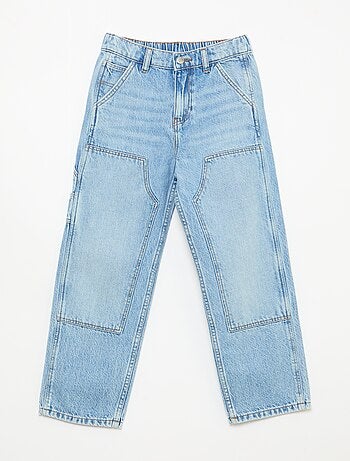 Jeans com recortes nos joelhos