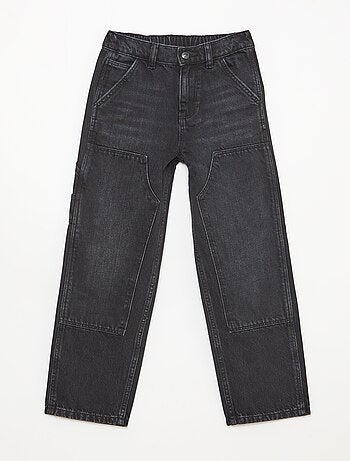 Jeans com recortes nos joelhos