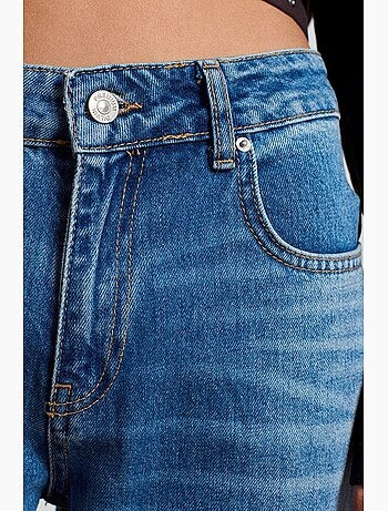 Jeans de cintura baixa com perna à boca de sino dilvin