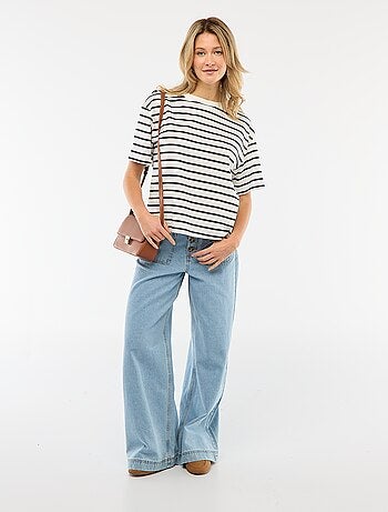 Jeans de cintura subida com botões