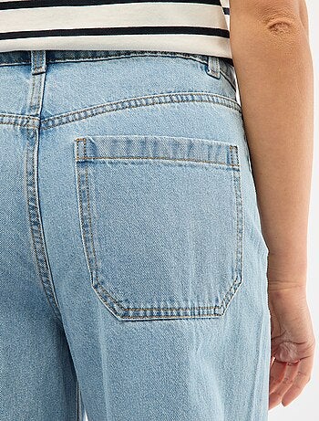 Jeans de cintura subida com botões