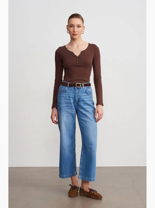 Jeans de cintura subida e perna larga dilvin - Kiabi Jeans de cintura subida e perna larga dilvin - Kiabi