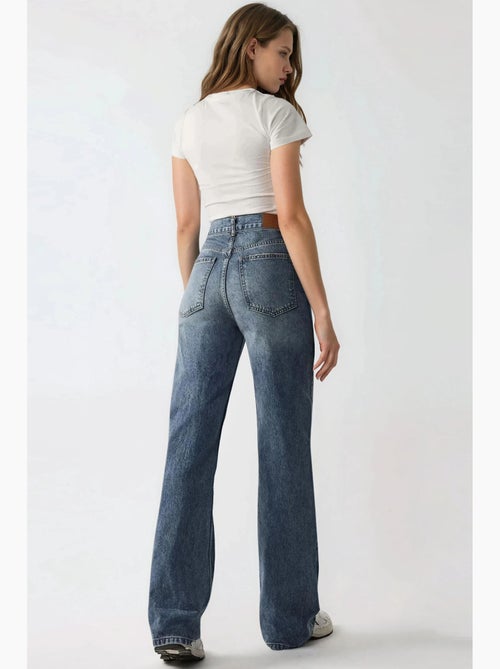 Jeans de ganga de cintura normal e perna reta hiccup - Kiabi Jeans de ganga de cintura normal e perna reta hiccup - Kiabi