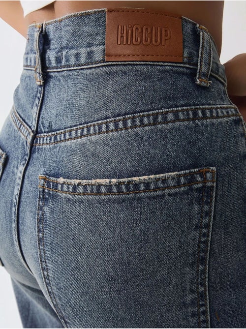 Jeans de ganga de cintura normal e perna reta hiccup - Kiabi Jeans de ganga de cintura normal e perna reta hiccup - Kiabi