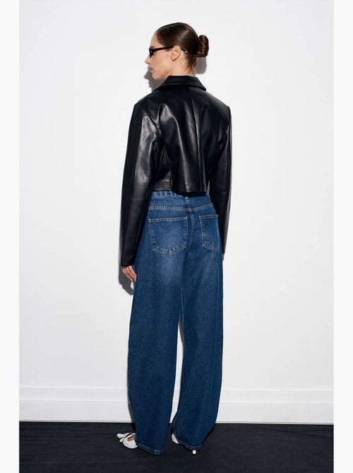 Jeans de mulher de cintura baixa e perna larga dilvin - Kiabi Jeans de mulher de cintura baixa e perna larga dilvin - Kiabi