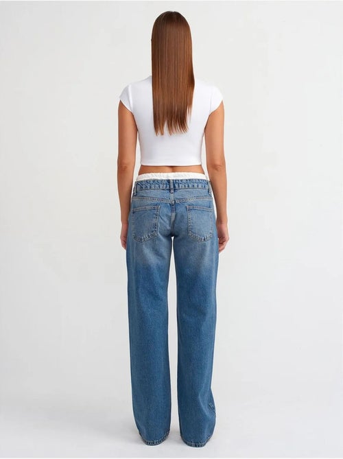 Jeans de mulher de cintura média e perna reta dilvin - Kiabi Jeans de mulher de cintura média e perna reta dilvin - Kiabi