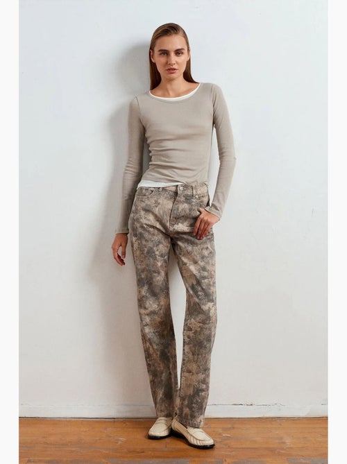 Jeans de mulher de cintura média, perna reta e tie-dye dilvin - Kiabi Jeans de mulher de cintura média, perna reta e tie-dye dilvin - Kiabi