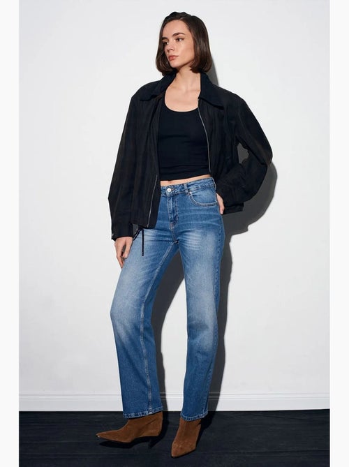Jeans de mulher de cintura subida e perna larga dilvin - Kiabi Jeans de mulher de cintura subida e perna larga dilvin - Kiabi