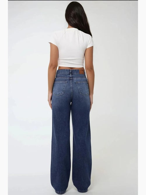 Jeans de perna direita com cintura subida hiccup - Kiabi Jeans de perna direita com cintura subida hiccup - Kiabi
