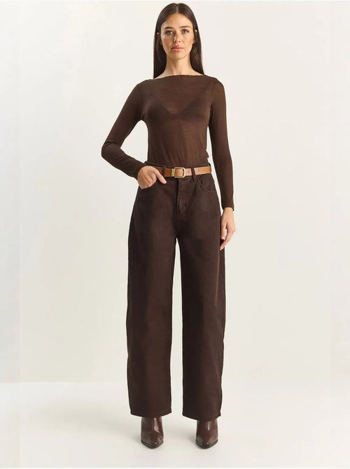 Jeans de perna larga com cinto lucci - Kiabi Jeans de perna larga com cinto lucci - Kiabi